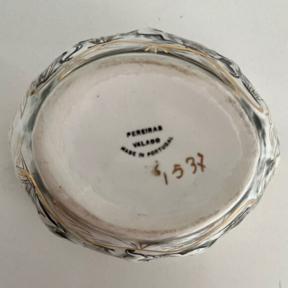 VINTAGE Pereiras Valado Porcelain Covered Oval Dish Cherubs Gold Trim Portugal - Picture 6 of 13